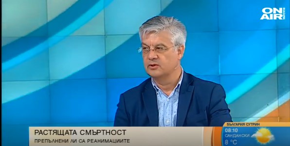 Лекари са антиваксъри, мерките не са достатъчни, много българи вярват на врачки и баячки