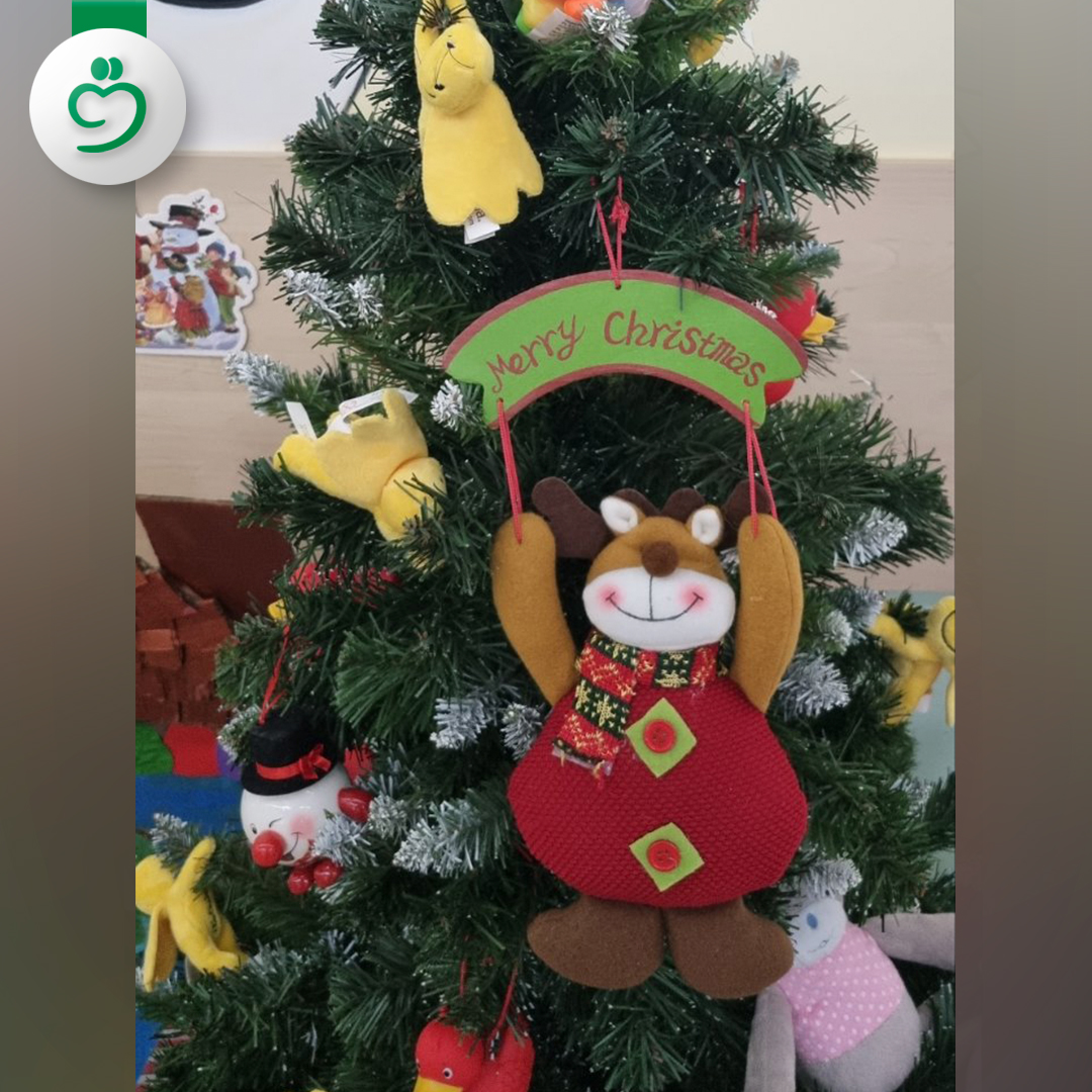 Коледната елха на Радостта засия в Детското отделение на 