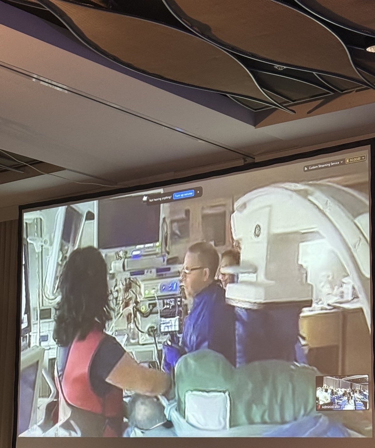 Специалисти от СОФИЯМЕД с демонстрация на живо на авангардна ендоскопска процедура пред гастроентерологичната общност 