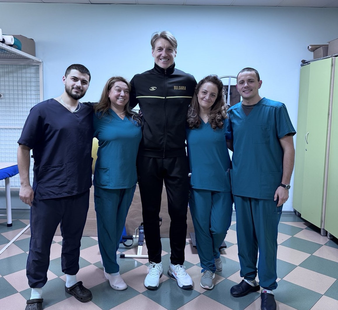 Треньорът на националния отбор по баскетбол за жени до 18г. с благодарности към екипа на 