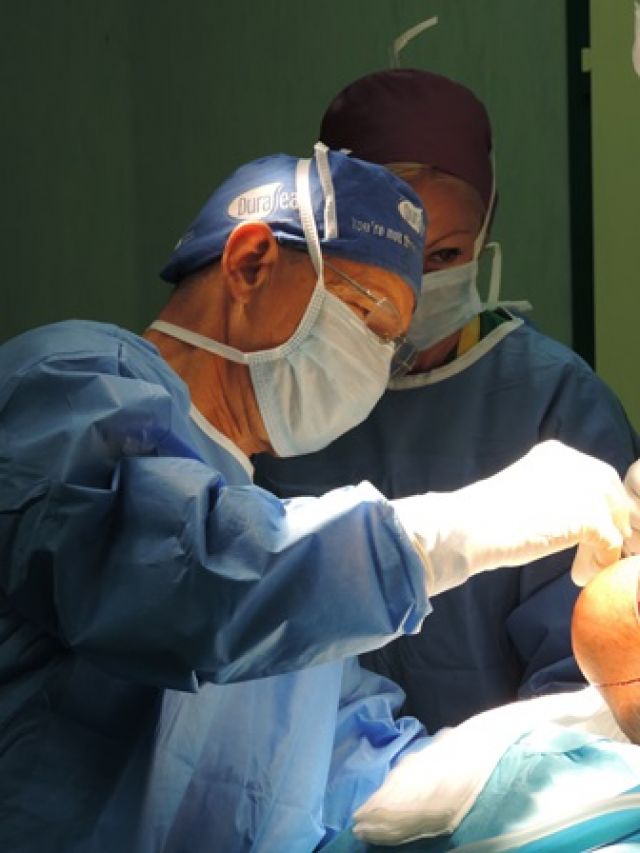 Ортопедите от „Софиямед“ отстраниха 3 килограмов тумор след сложна операция         