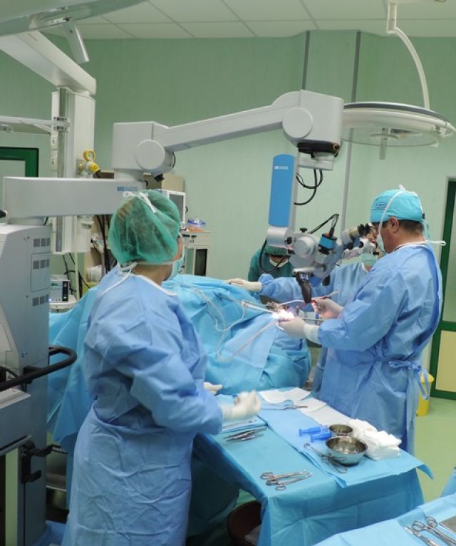 15 часова операция спаси живота на 33г. пациентка с гигантска аневризма в болница „Софиямед“