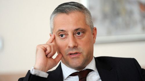Министърът на икономиката в оставка Божидар Лукарски бе успешно опериран в Университетска болница „Софиямед“