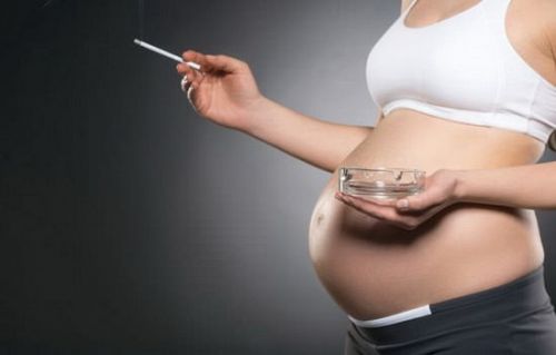 Тютюнопушенето по време на бременност уврежда здравето както на майката, така и на плода.