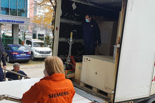 Близо 2 тона високотехнологична апаратура на Siemens Healthineers в УМБАЛ „Софиямед“